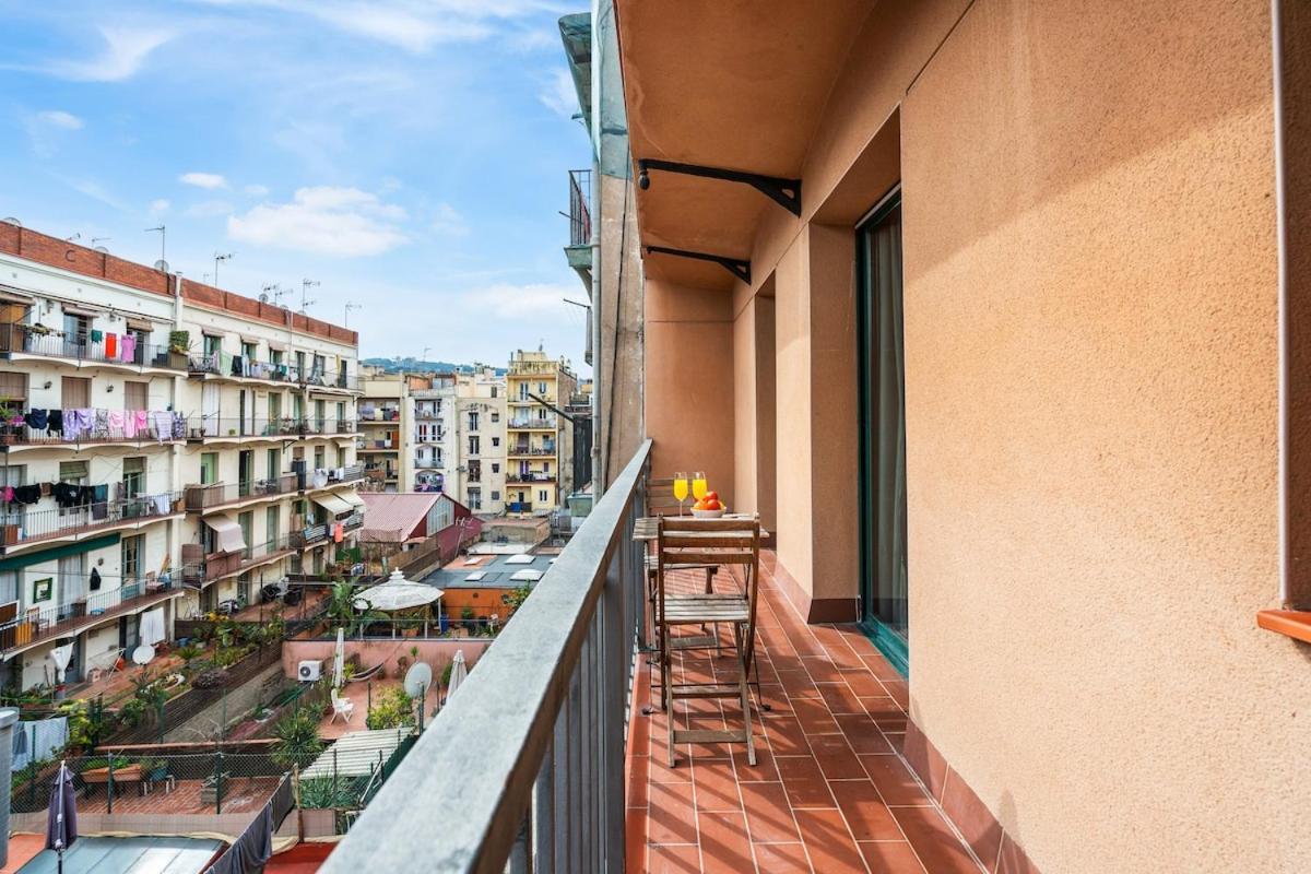 Lodging Apartments Liceu G1 Барселона Экстерьер фото